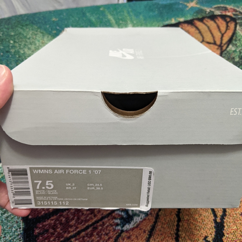 Women's Nike Air Force 1 '07 size 7.5